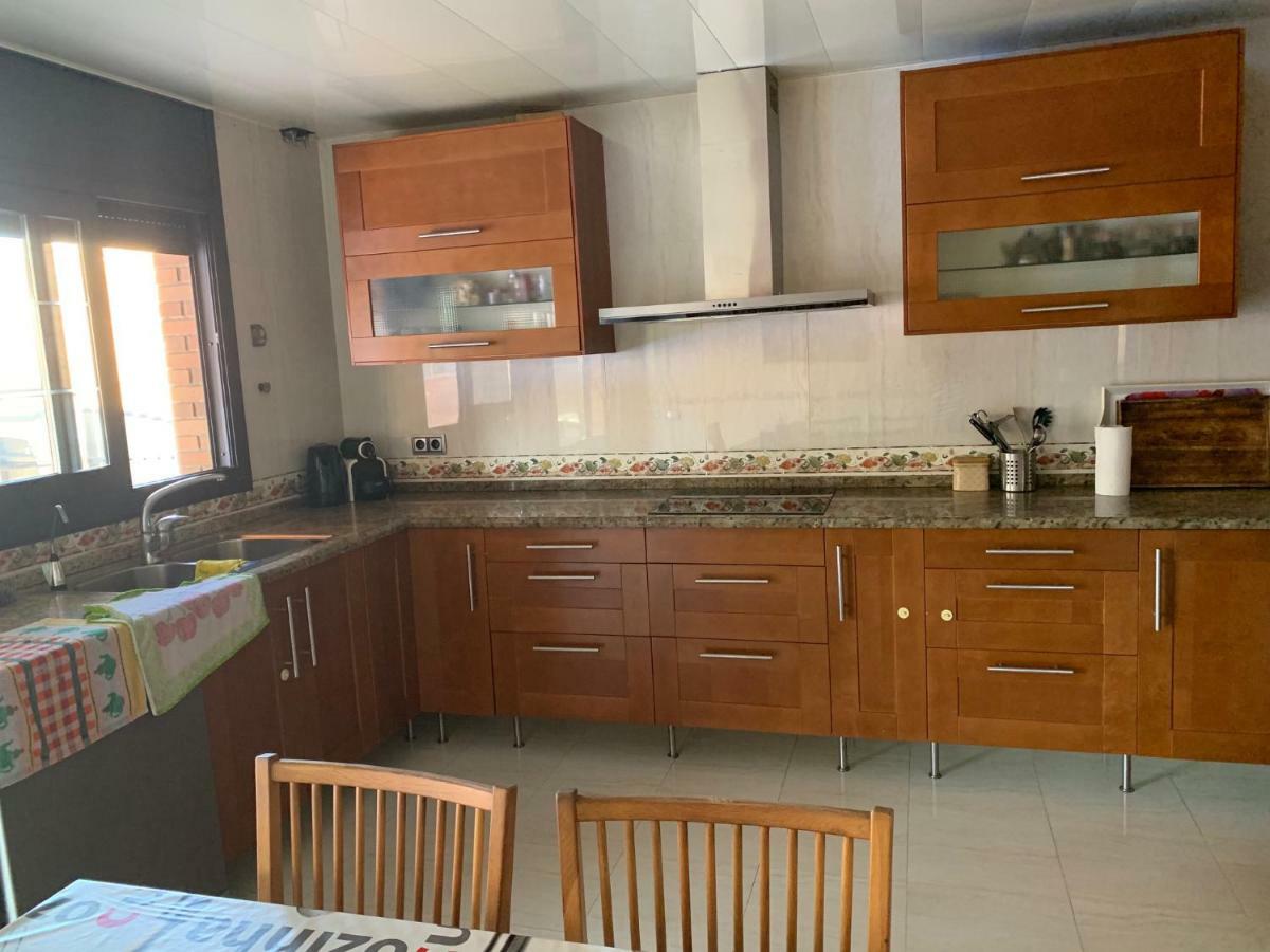 Chalet Moderno Con Piscina En Calafell Villa Luaran gambar