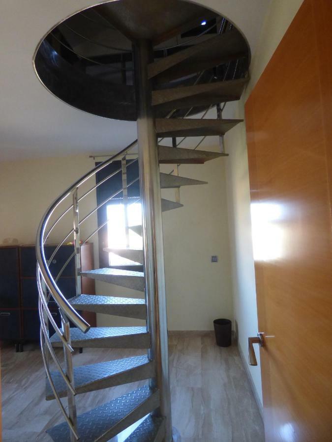Chalet Moderno Con Piscina En Calafell Villa Luaran gambar