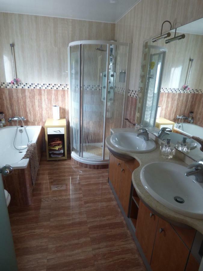 Chalet Moderno Con Piscina En Calafell Villa Luaran gambar